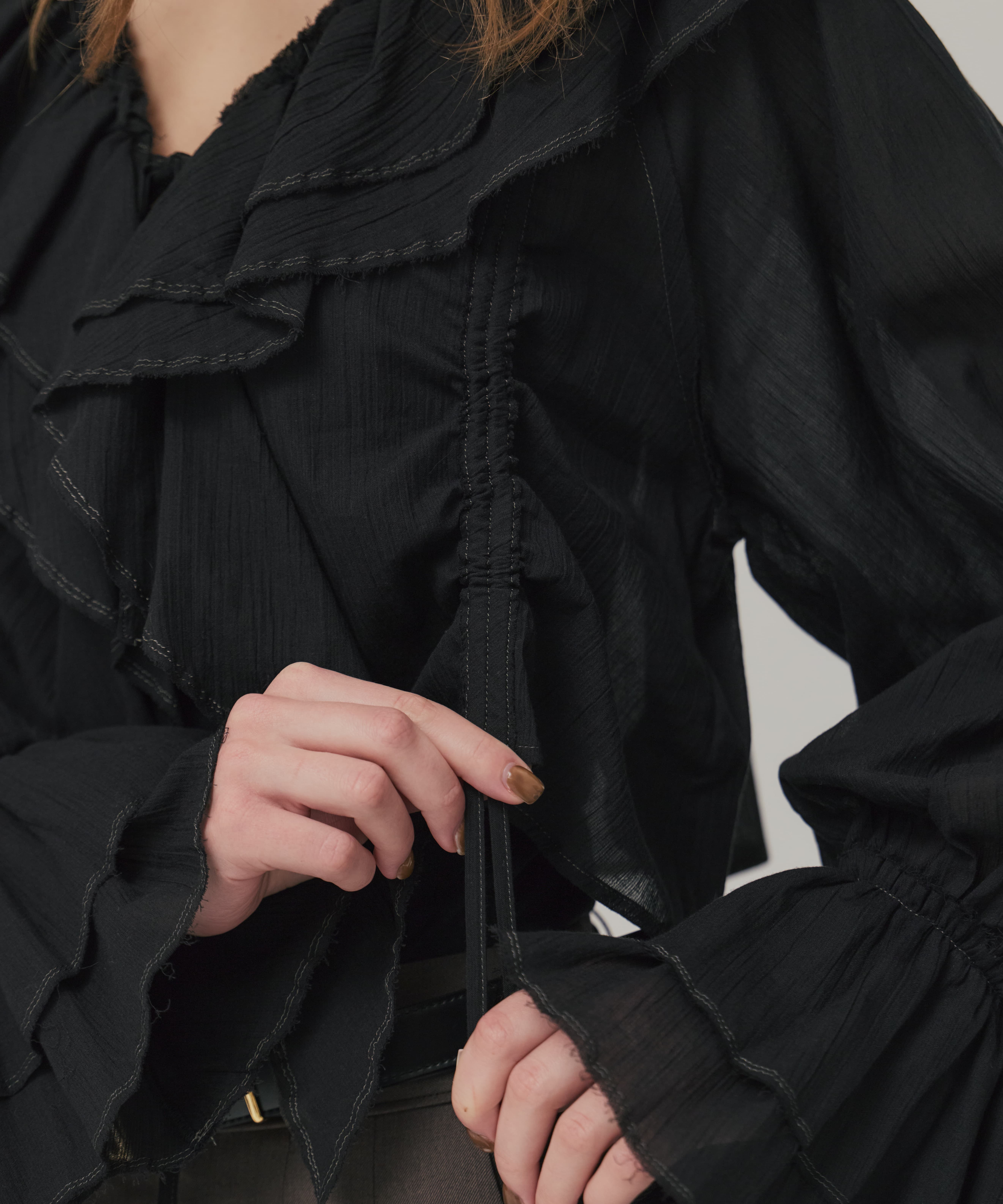 ラッフルカラーギャザーブラウス