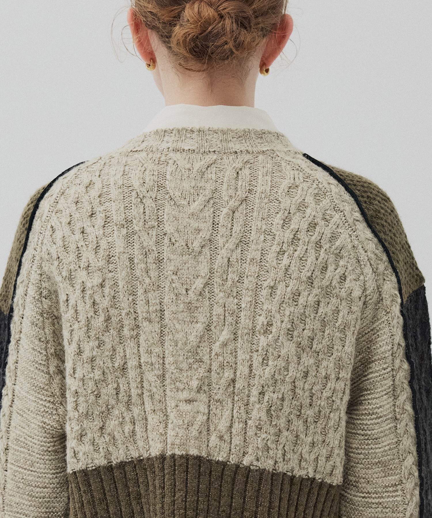 ケーブルパッチワークニット