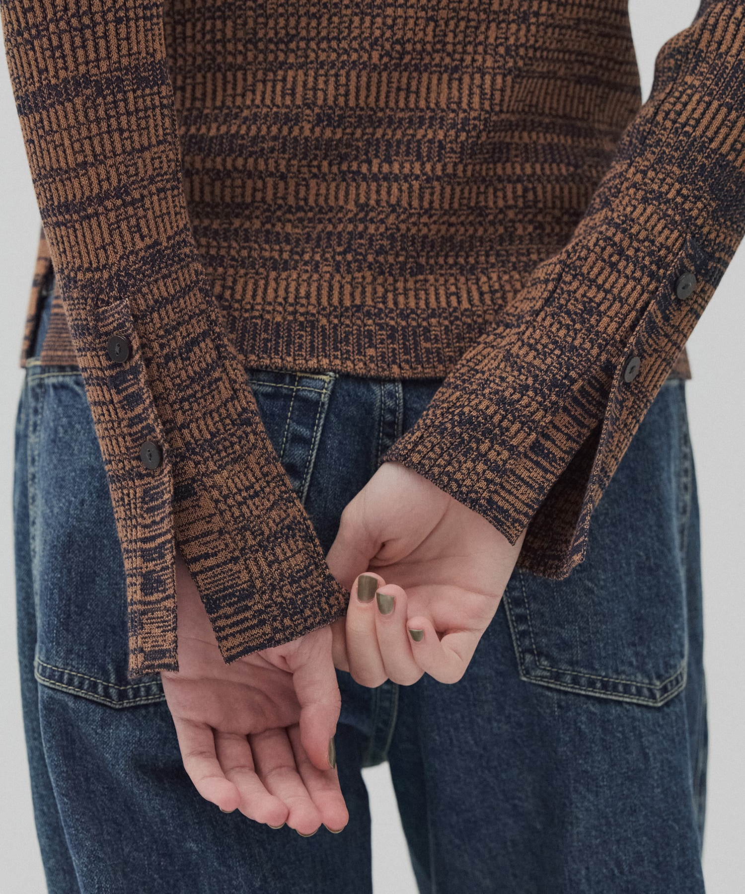 クルーネックリブニット