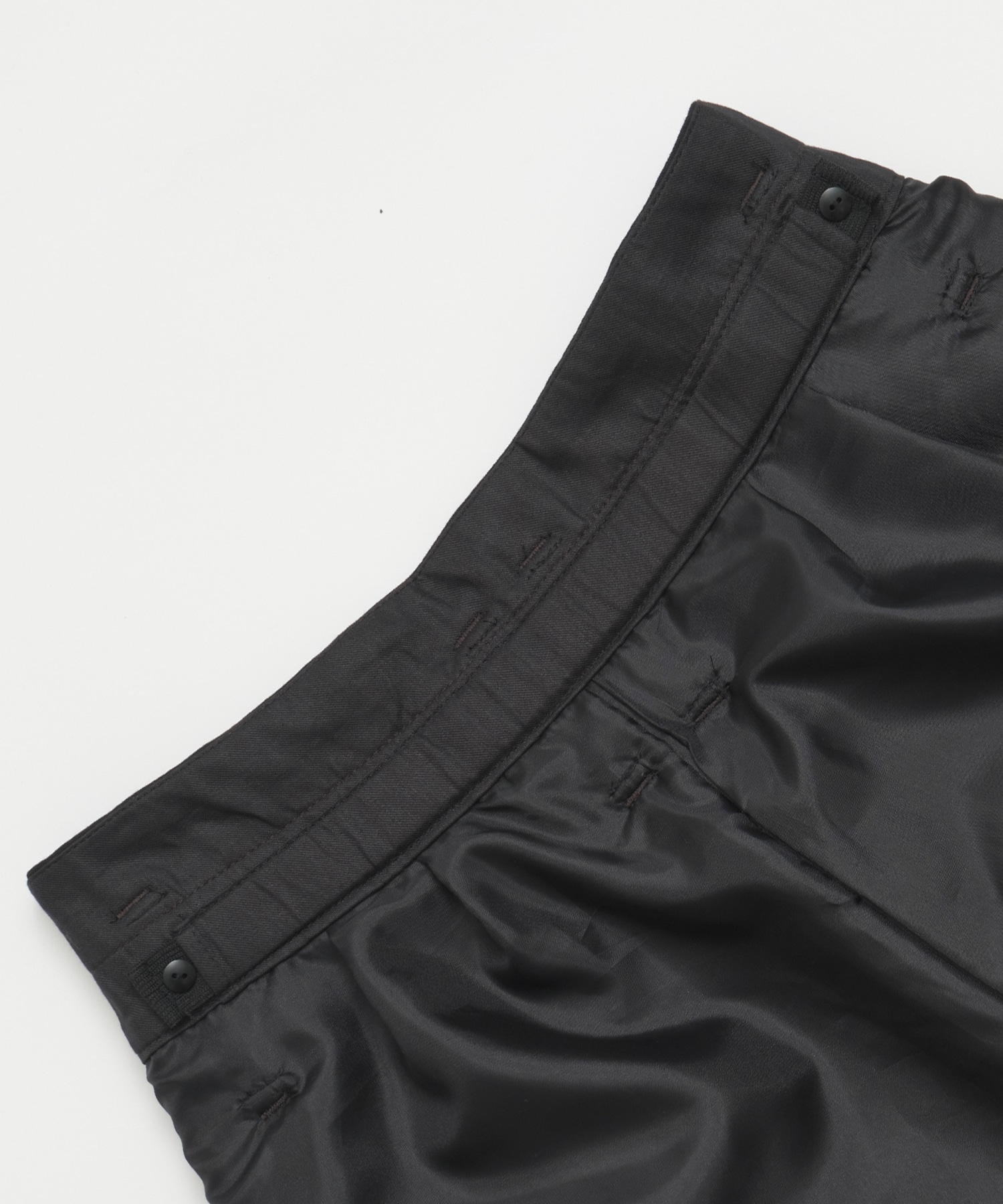 ダブルクロスボックスプリーツパンツ