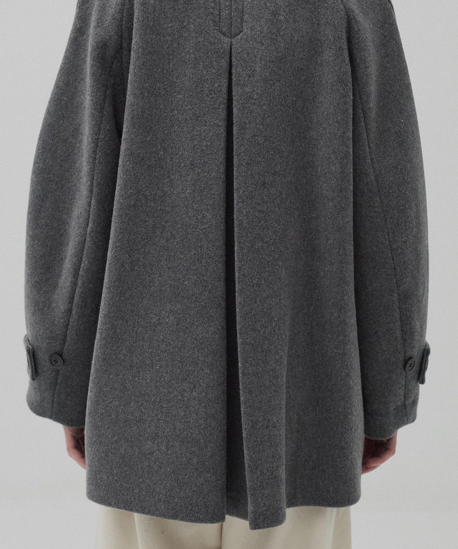 ワイドラペルコート