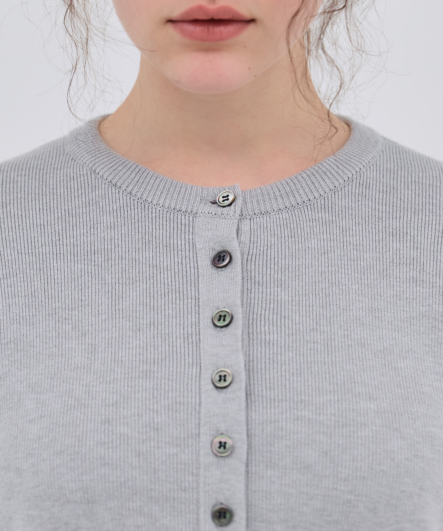 コットンシルククルーカーデ