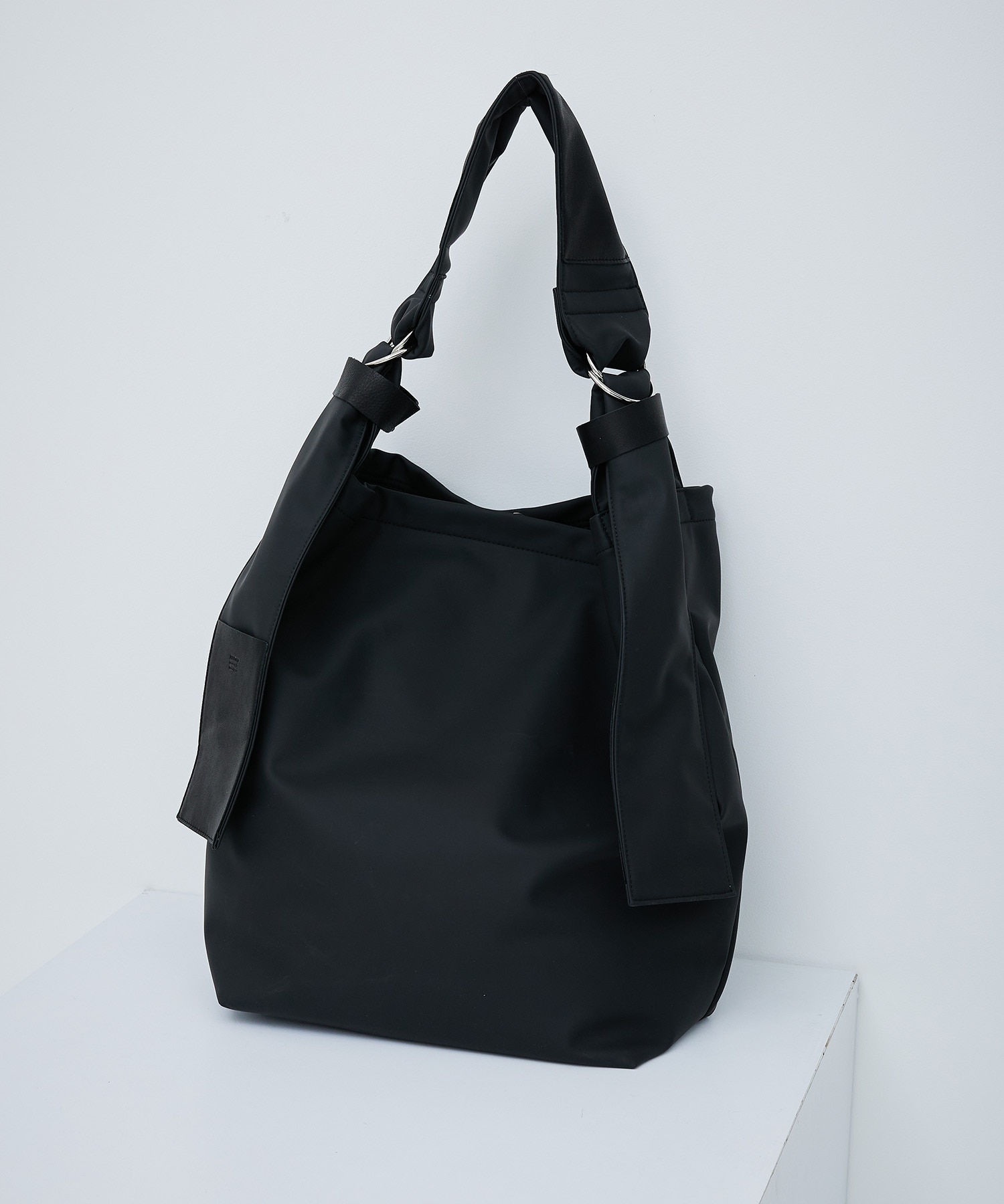 yorozu(ヨロズ) ポリカーボネートタスキBAG L | labiela.com