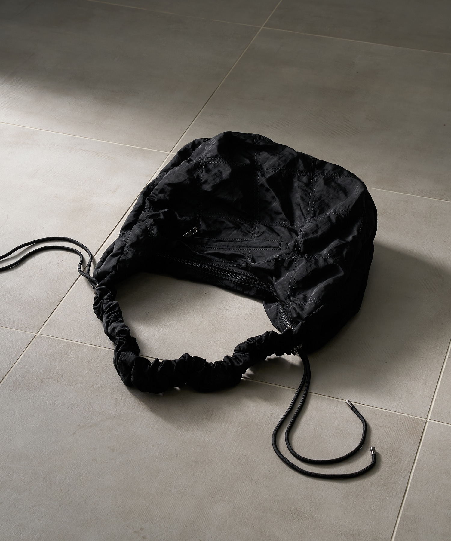 ドローストリングショルダーバッグ