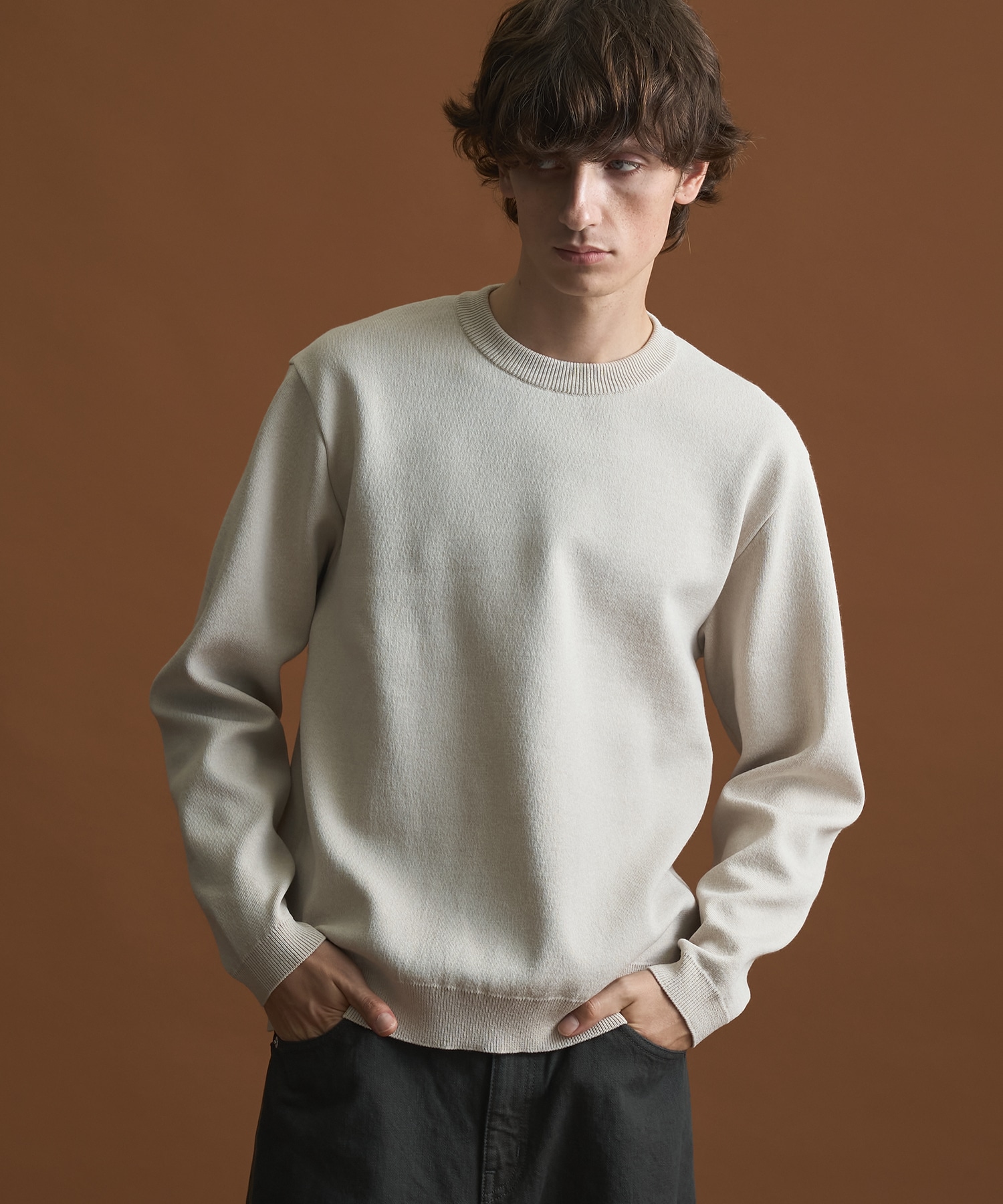 バウンドウールライトクルーネックニット