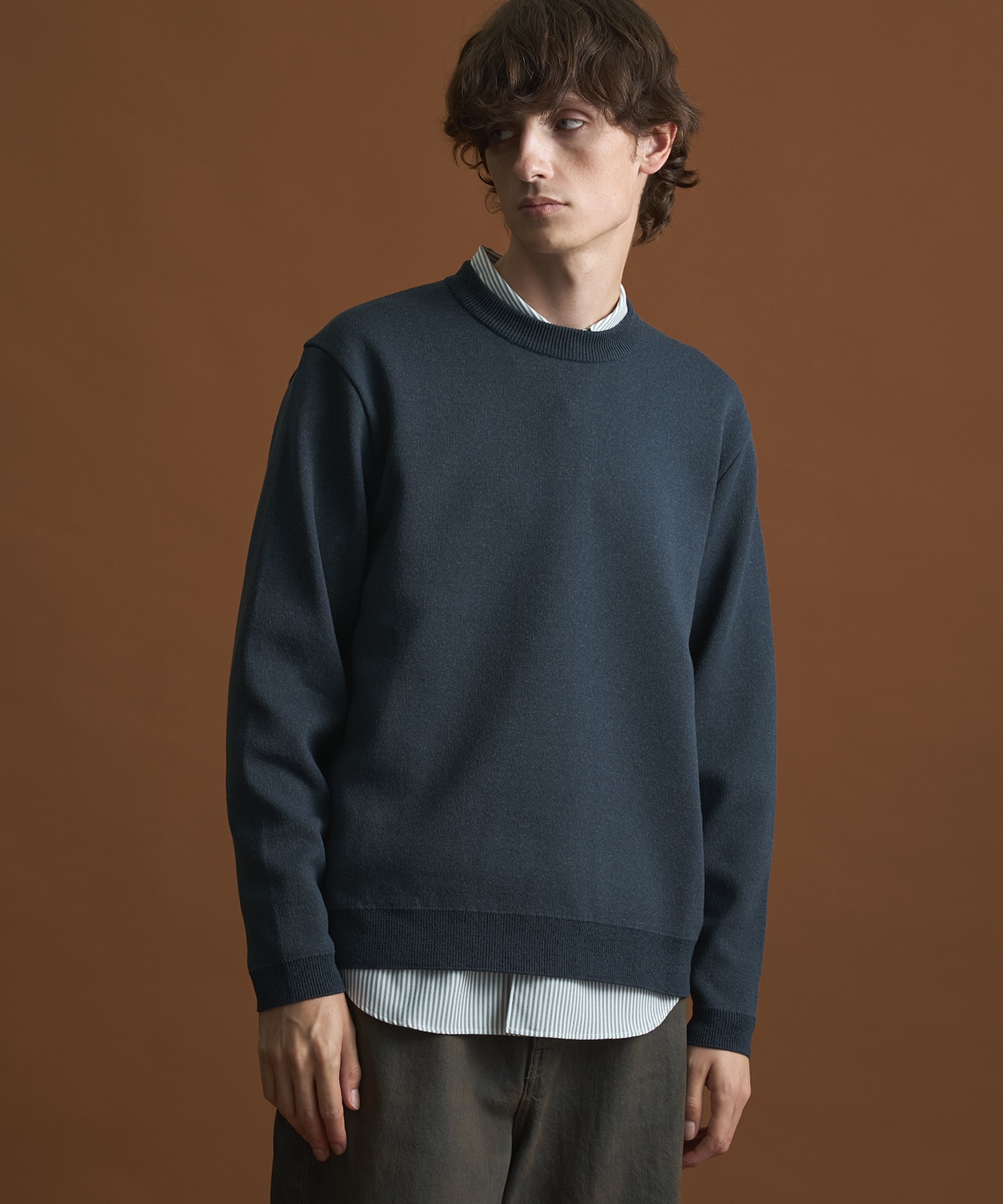 バウンドウールライトクルーネックニット