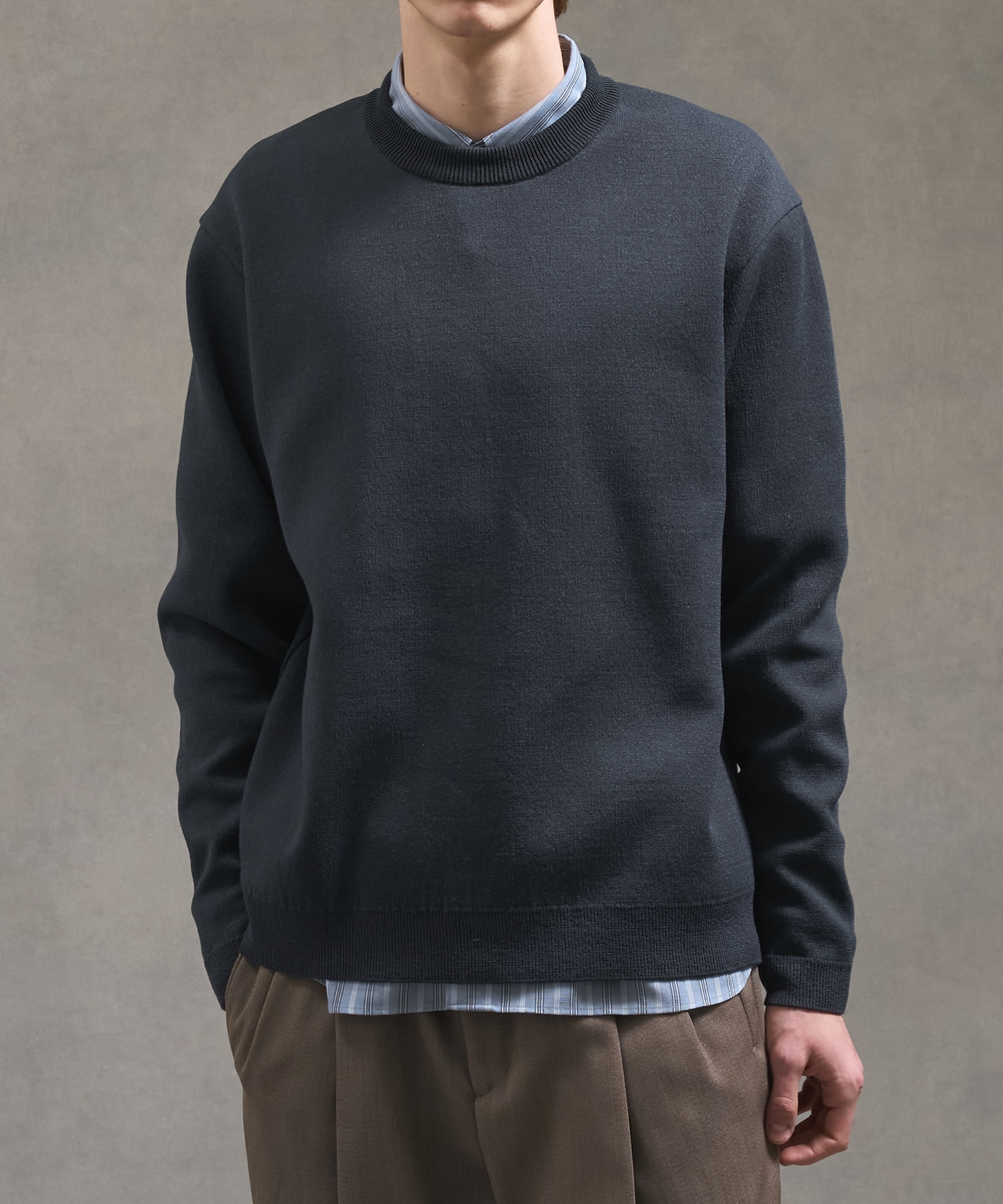 バウンドウールライトクルーネックニット