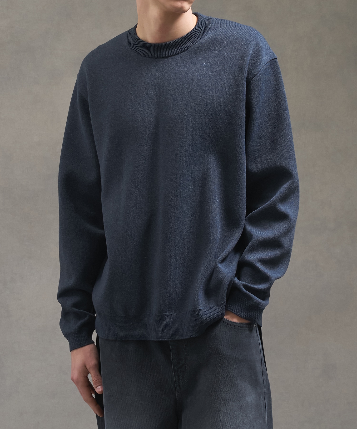 バウンドウールライトクルーネックニット