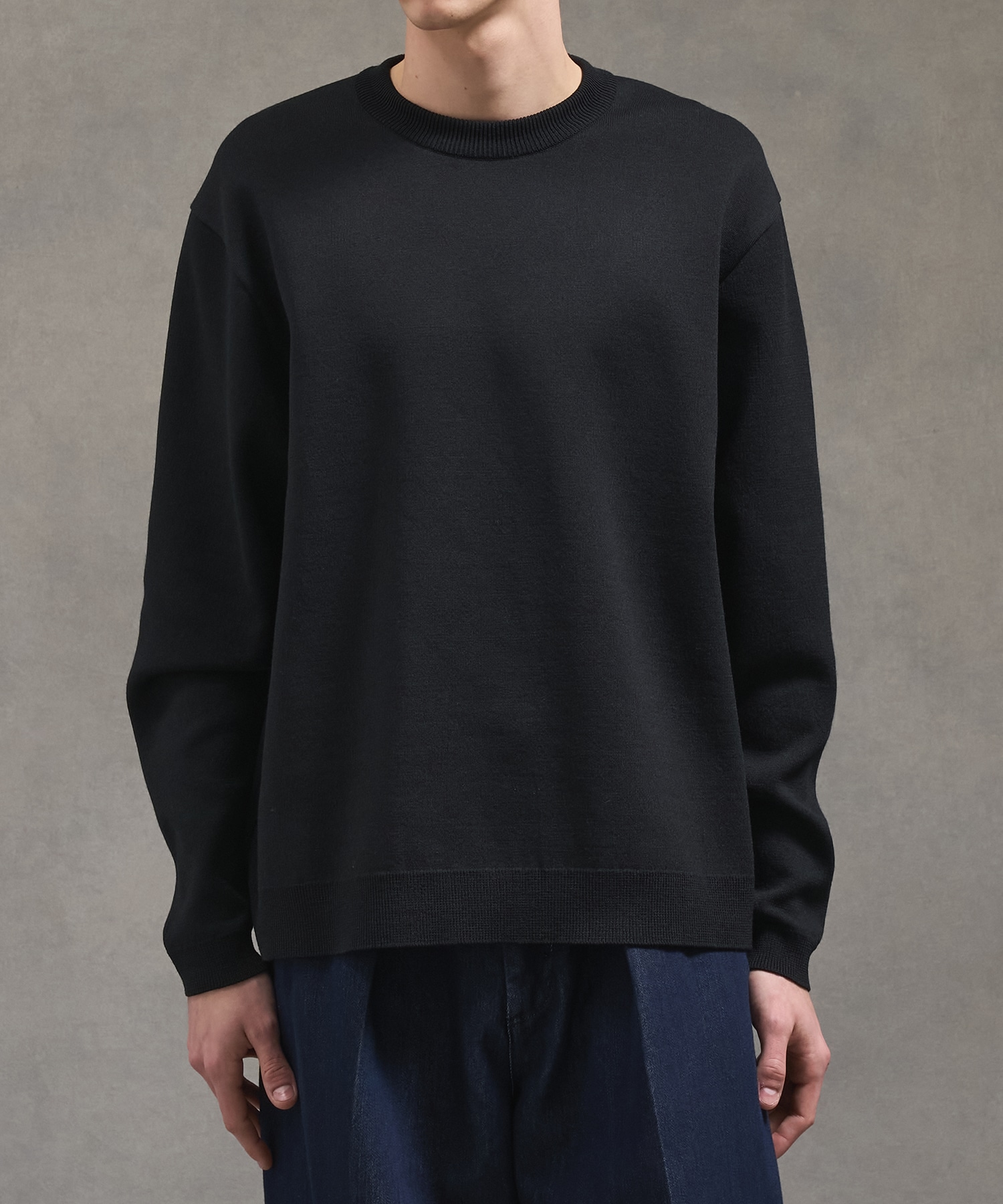 バウンドウールライトクルーネックニット