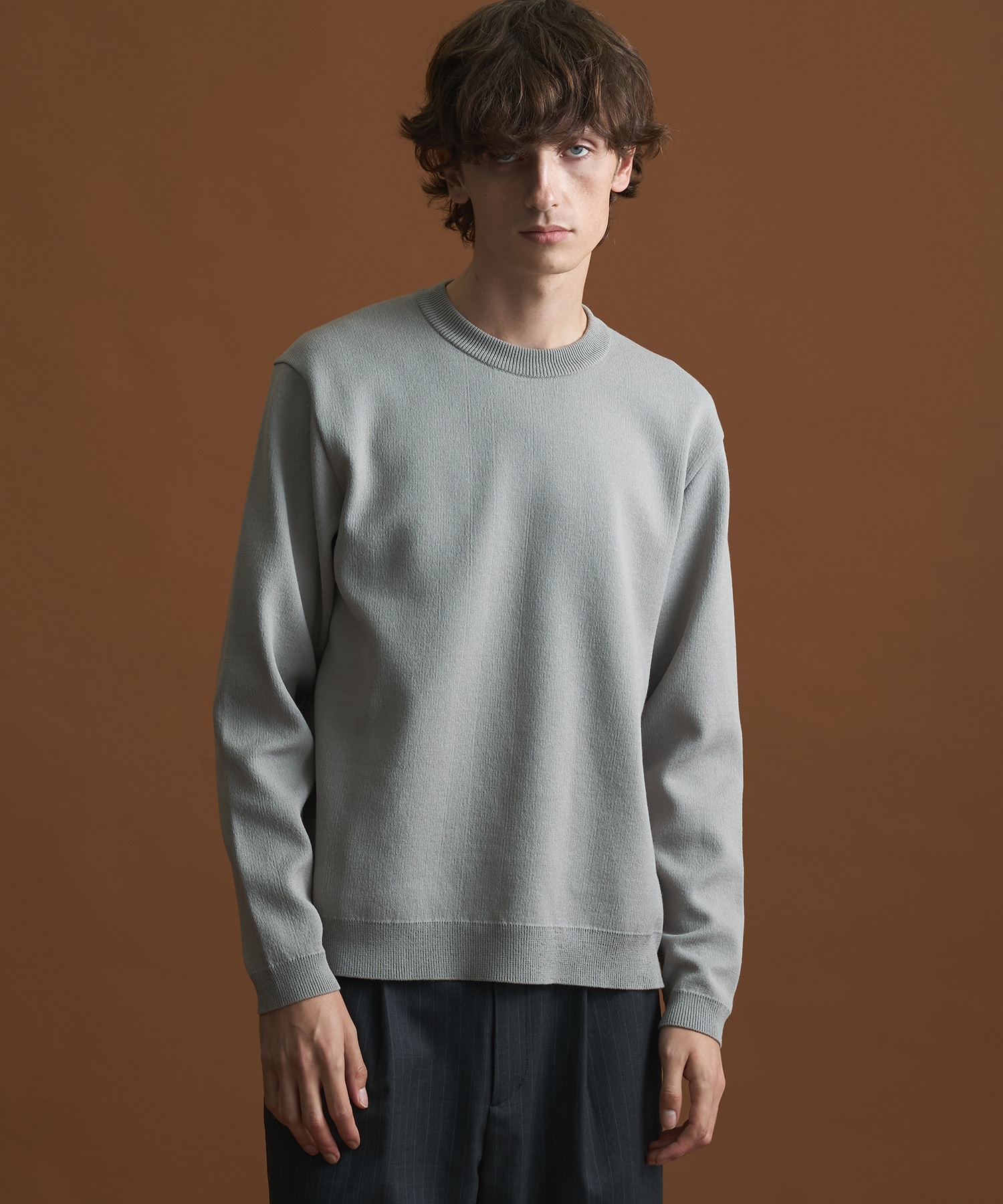 バウンドウールライトクルーネックニット