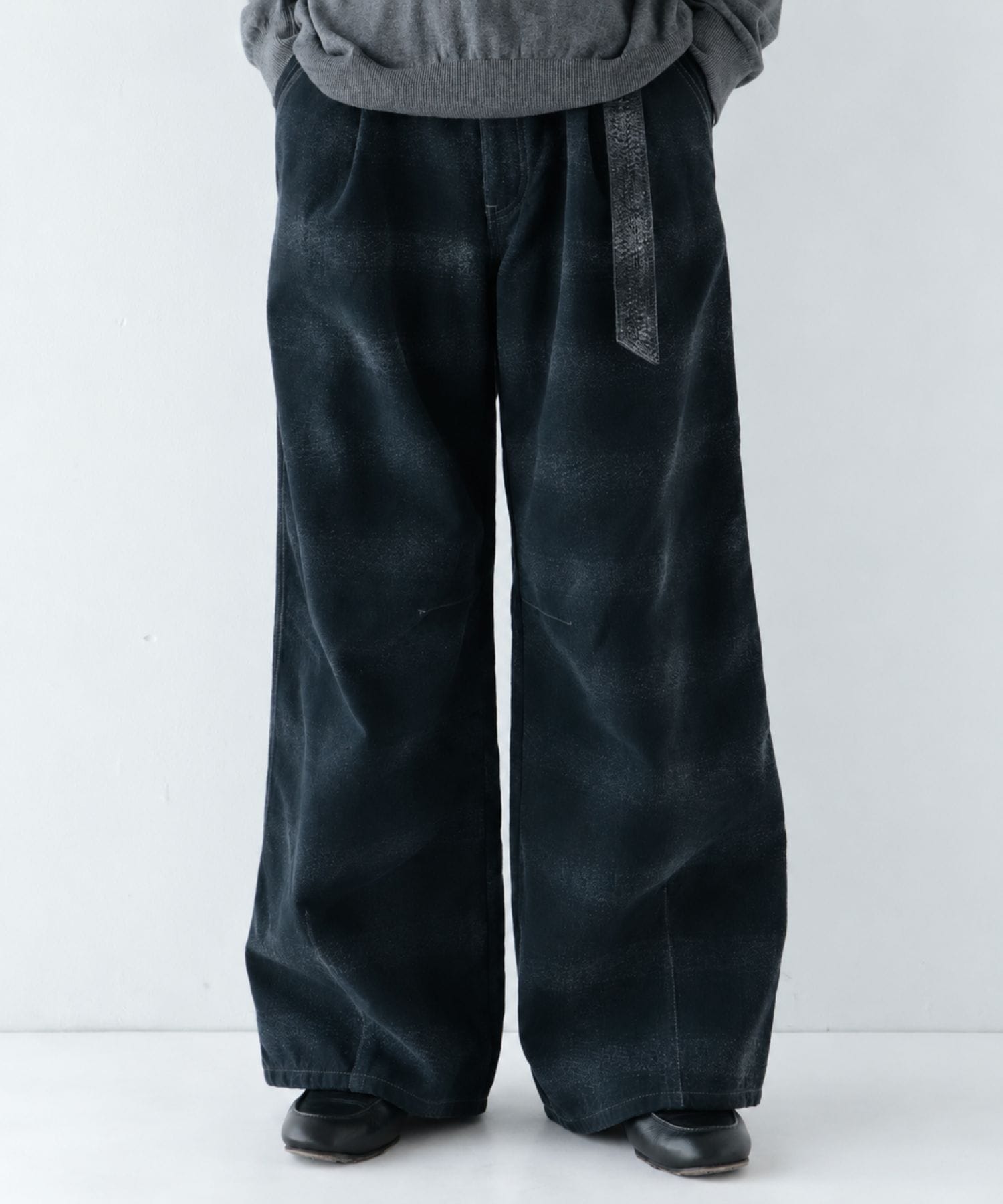 SHIOTA BeltedWidePants