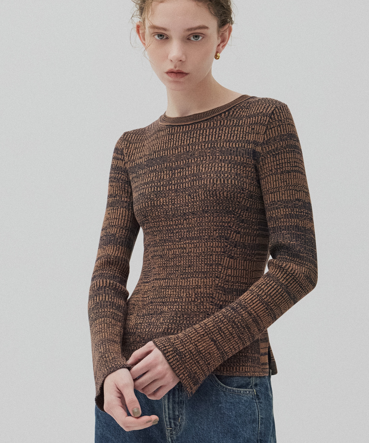 クルーネックリブニット