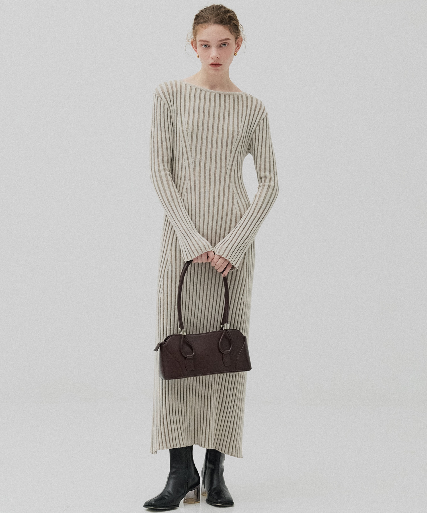 フレアリブニットワンピース