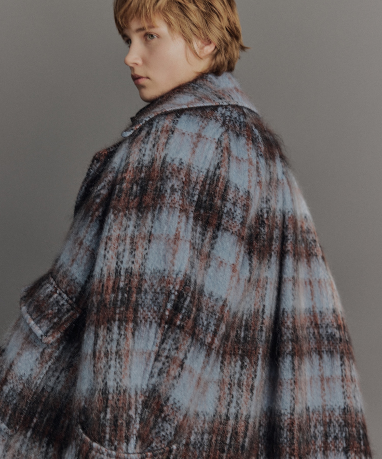 ワイドラペルチェックコート