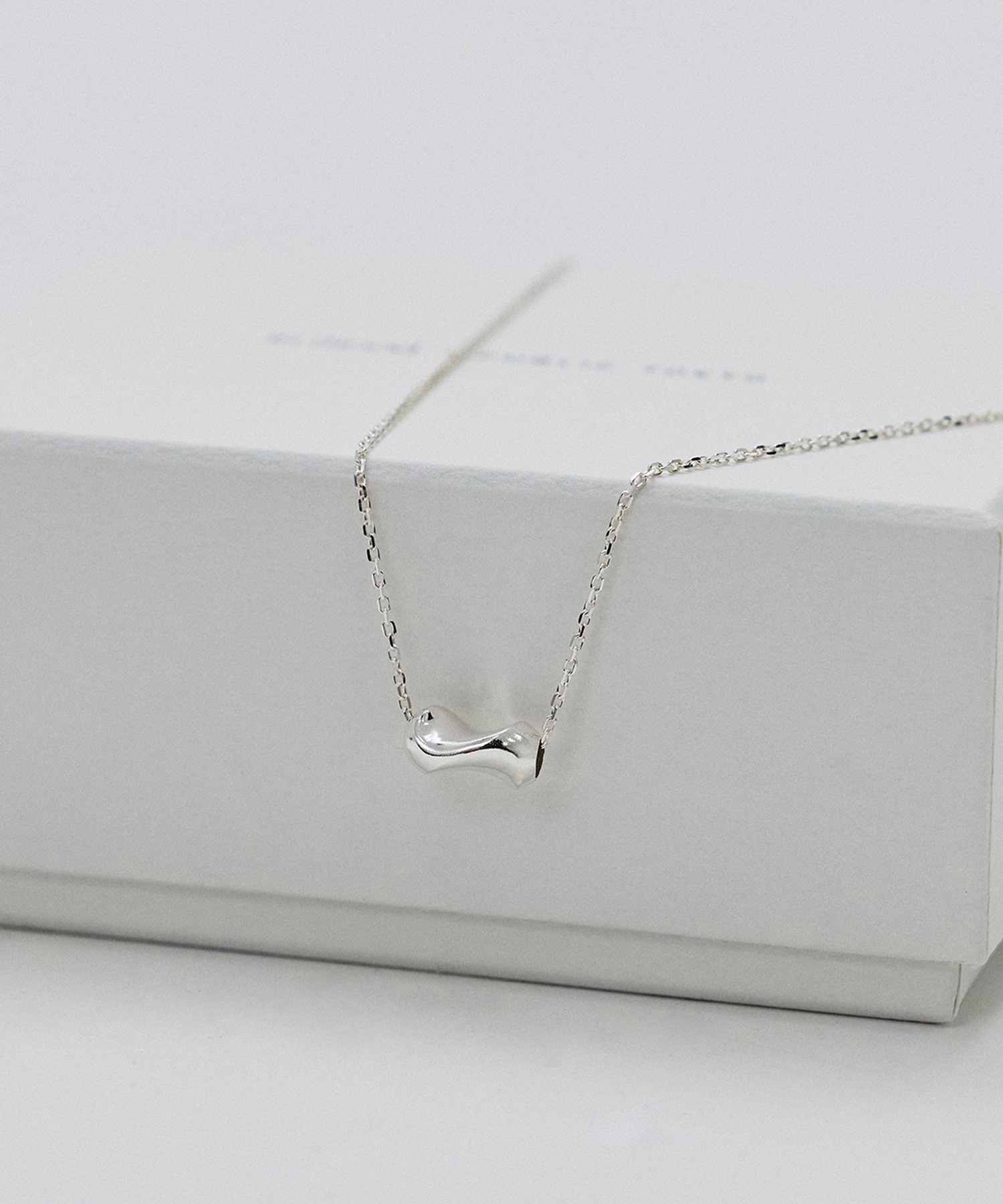 【WEB先行発売】×in mood Twist Necklace