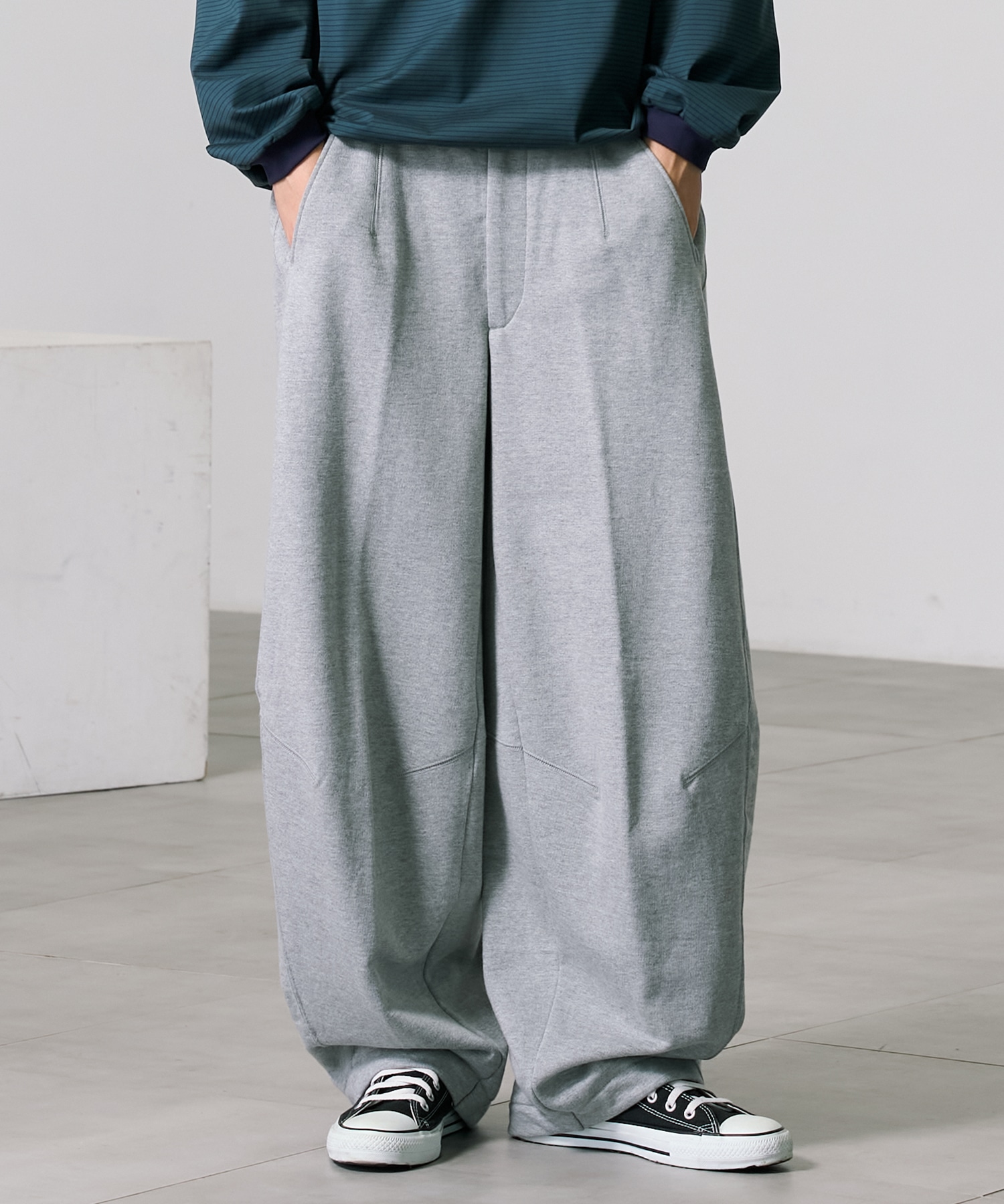 PUBLIC SWEAT バレルパンツ