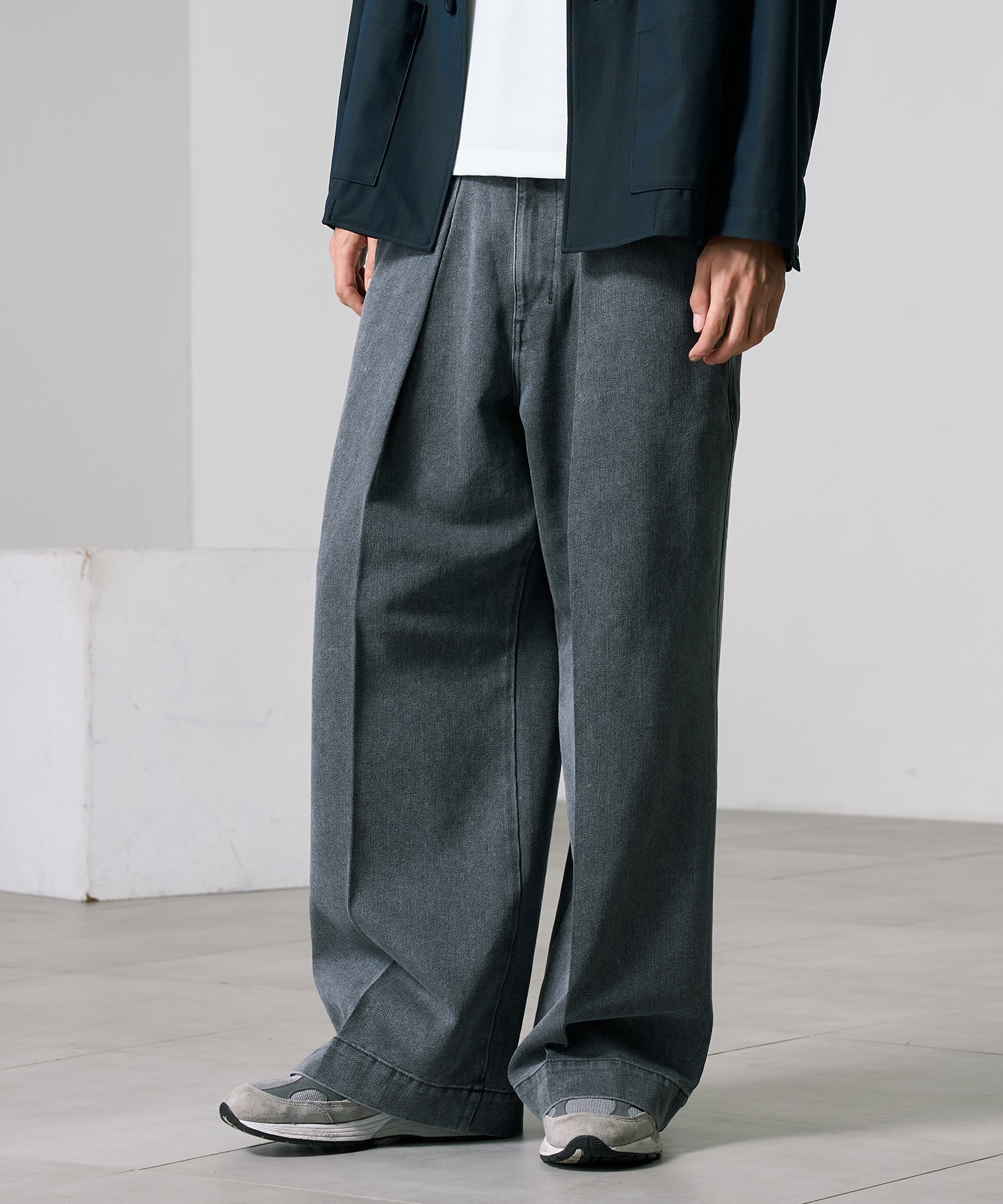 状態良好◎　パブリックトウキョウ　エバークリース　デニムスラックス EVER CREASE SERIES｜PUBLIC TOKYO ONLINE STORE