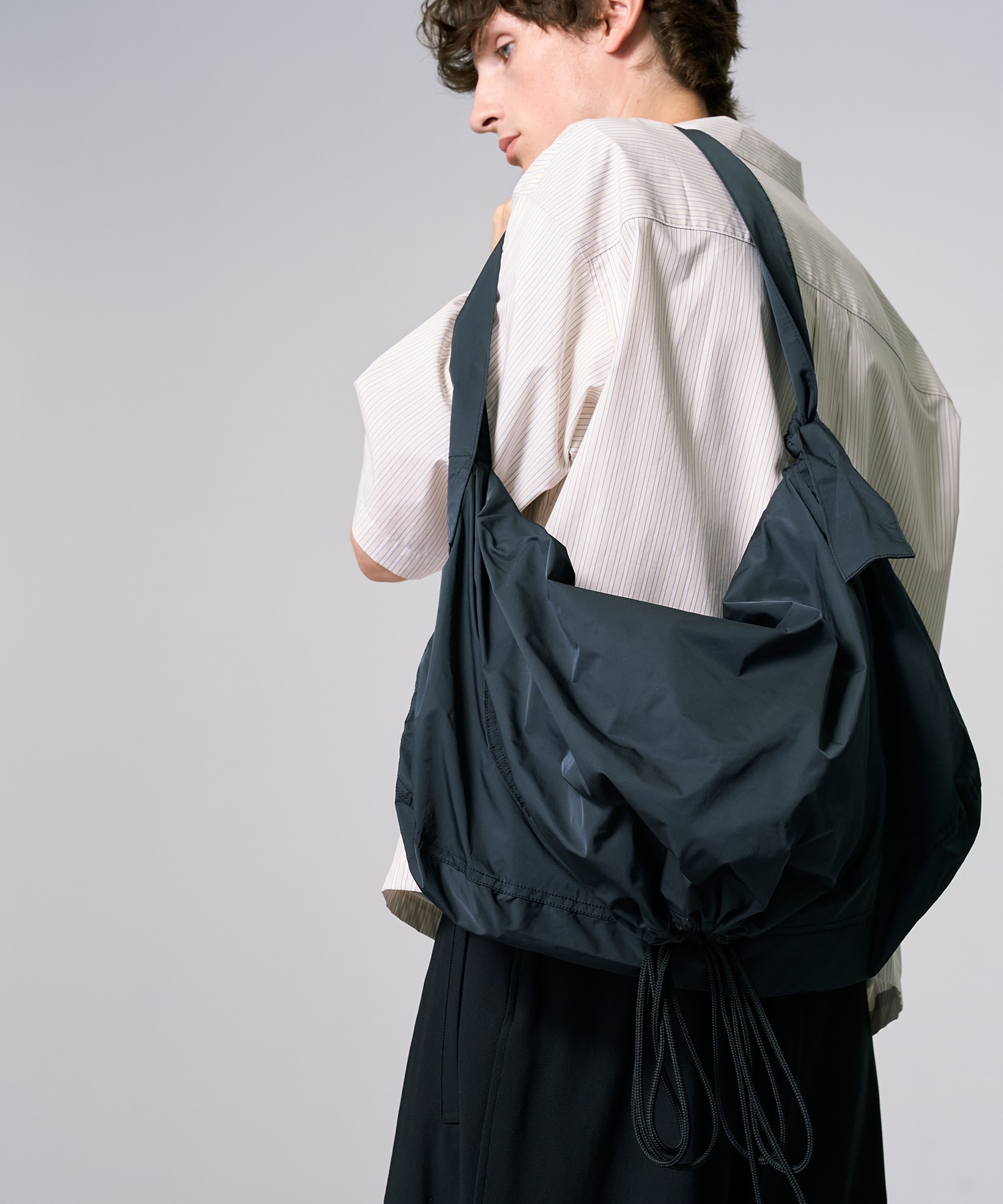 NAPRON/SHIOTA 折ショルダーL