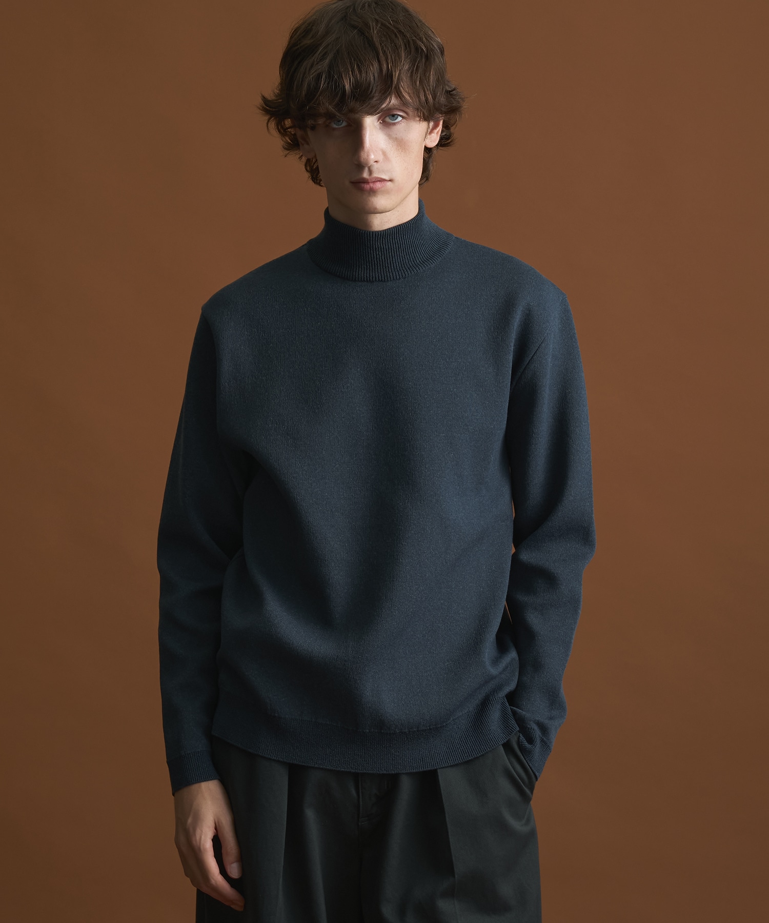 〔WEB限定|全5色〕バウンドウールライトハイネックニット