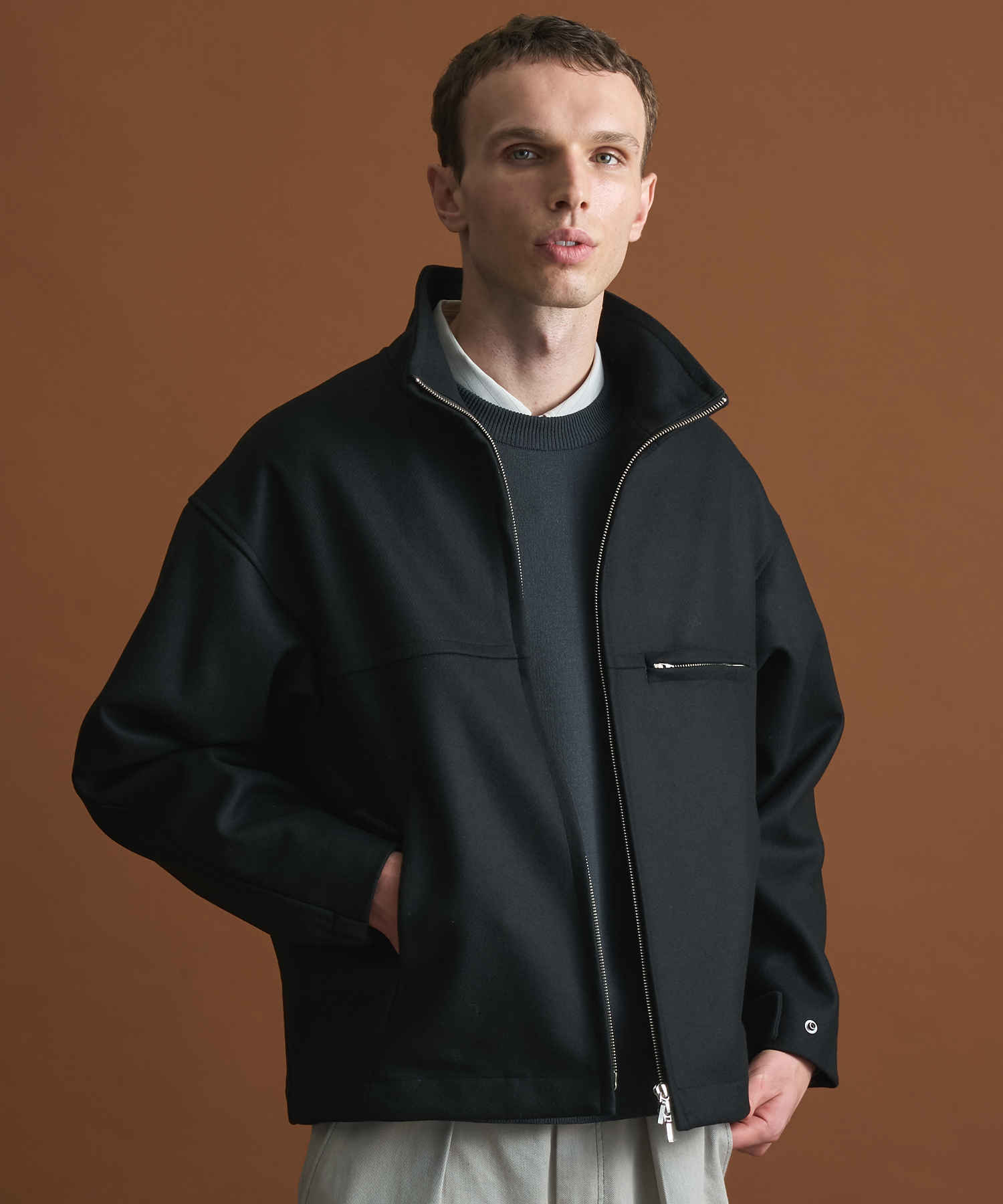 Super140sメルトンスタンドジップBL