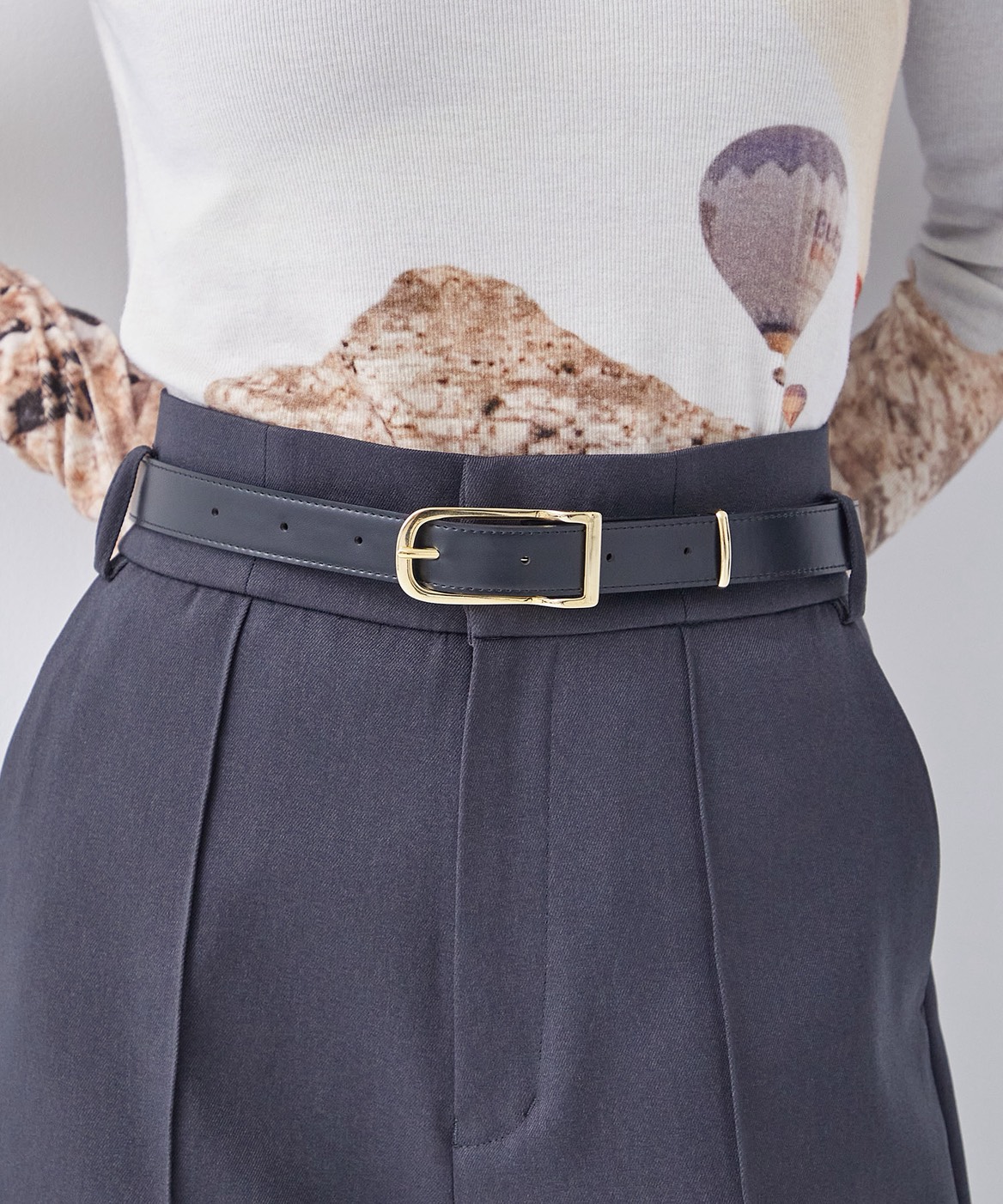 オーバルバックルベルト