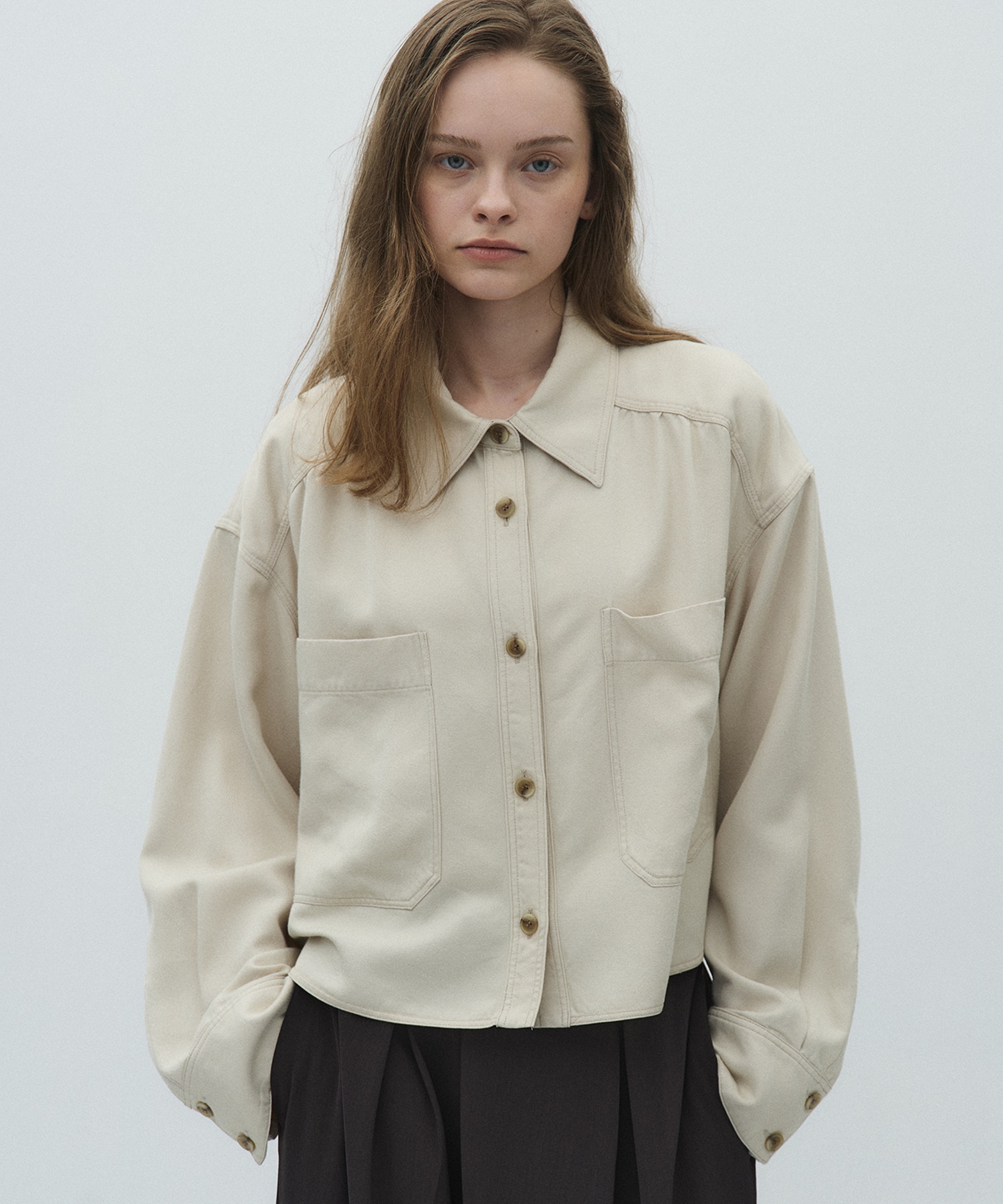 フルイドクロップドシャツ