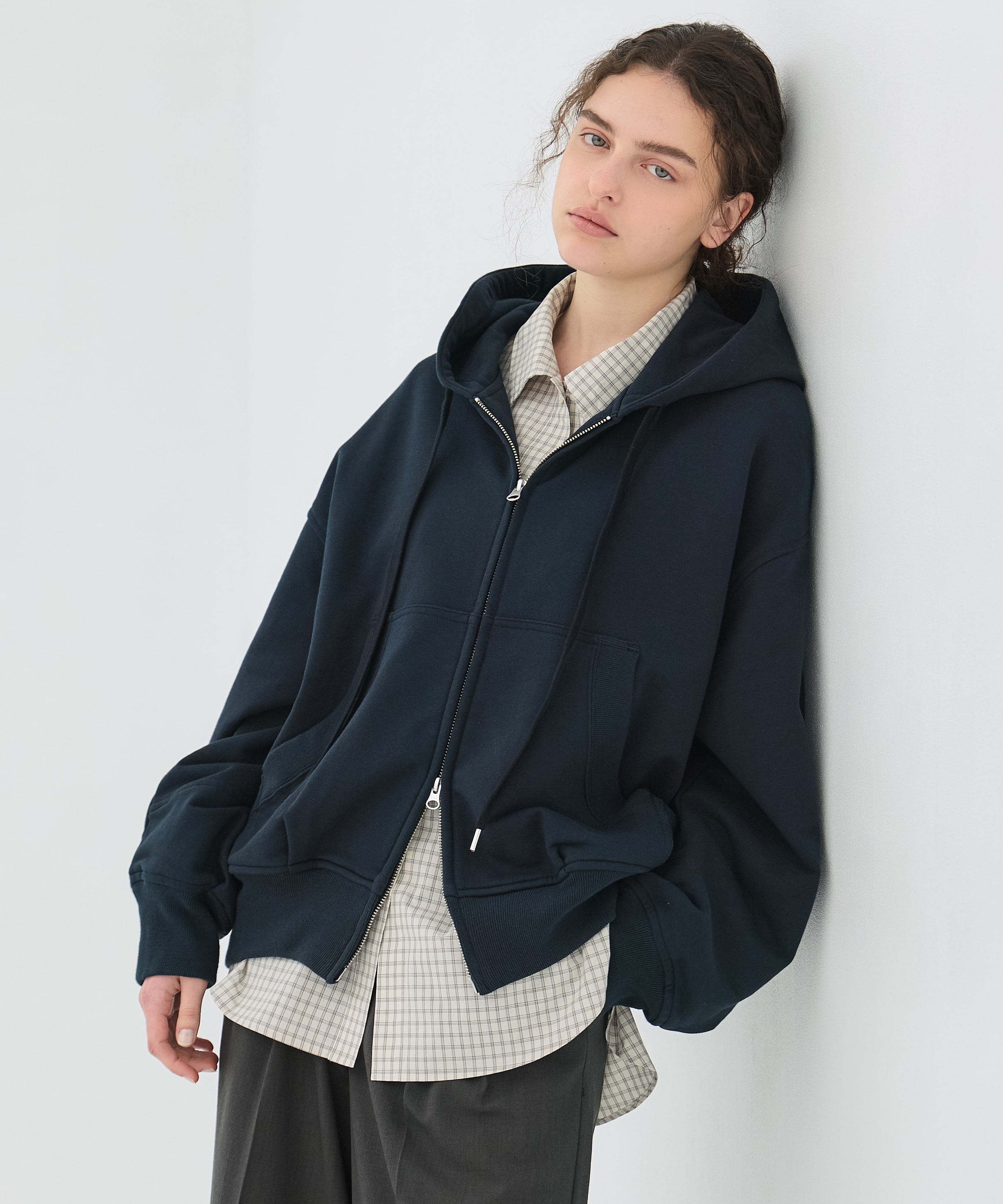 極 オーバーサイズバルーンフーディ