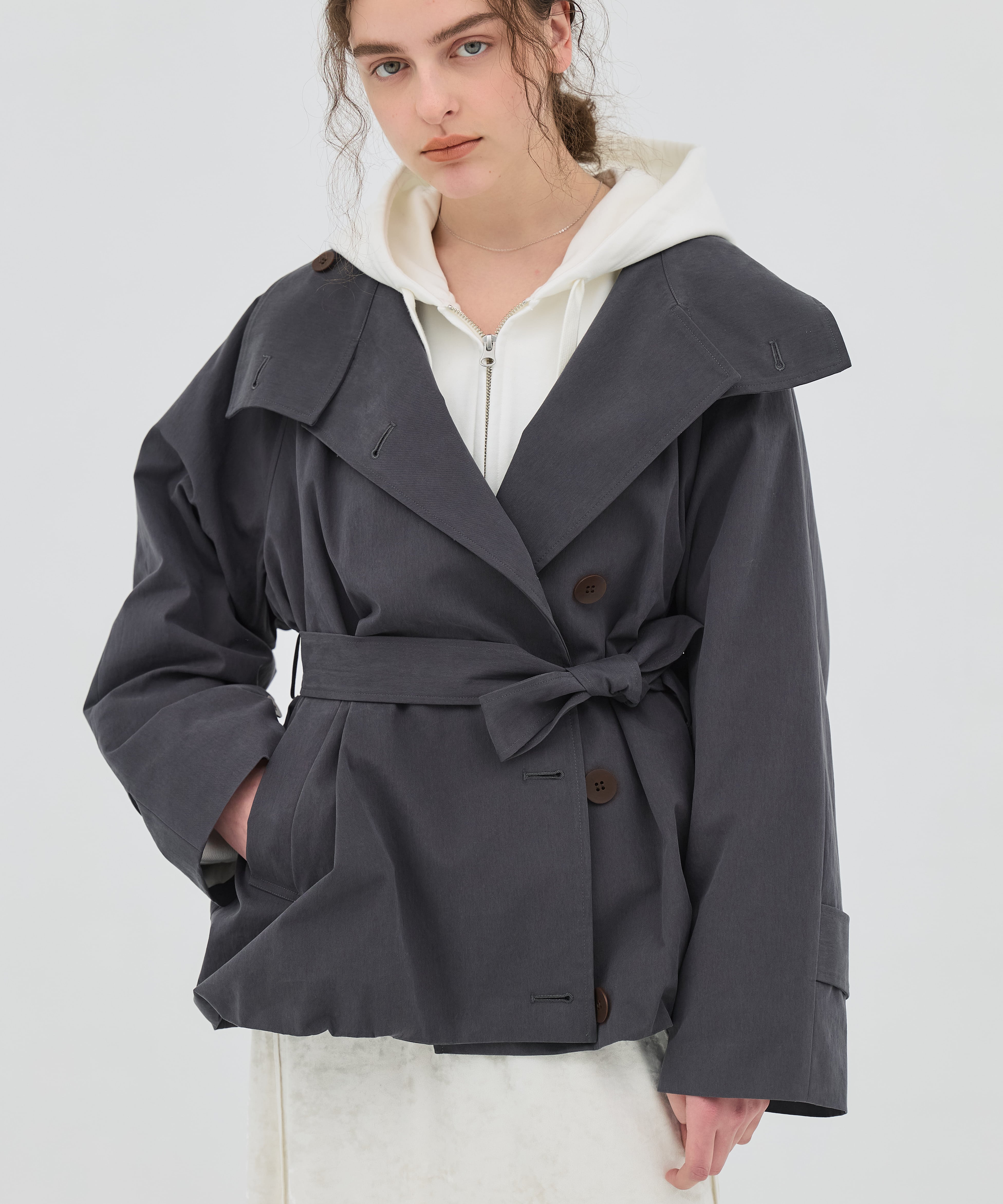 ファンネルネックショートトレンチコート
