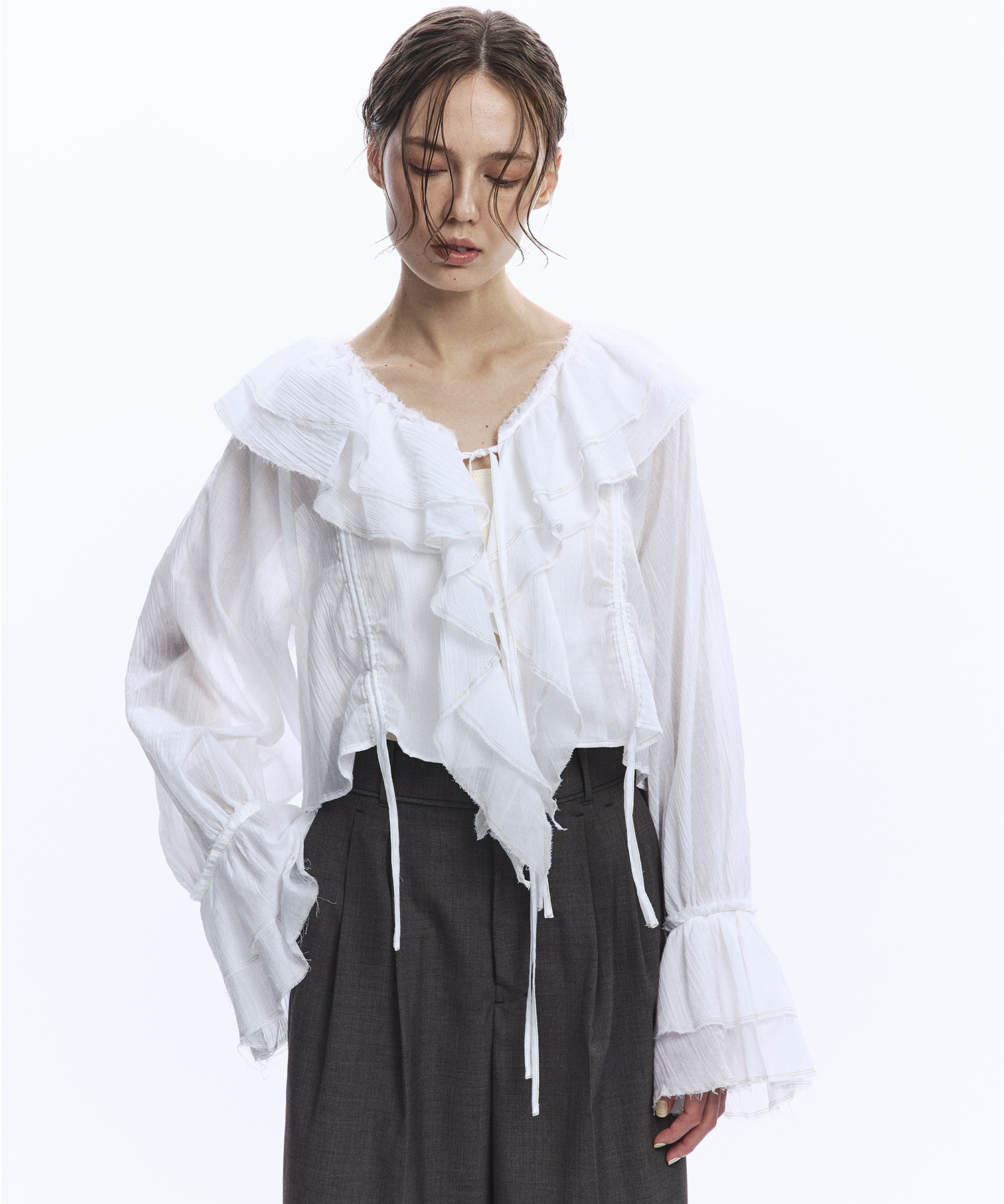 ラッフルカラーギャザーブラウス
