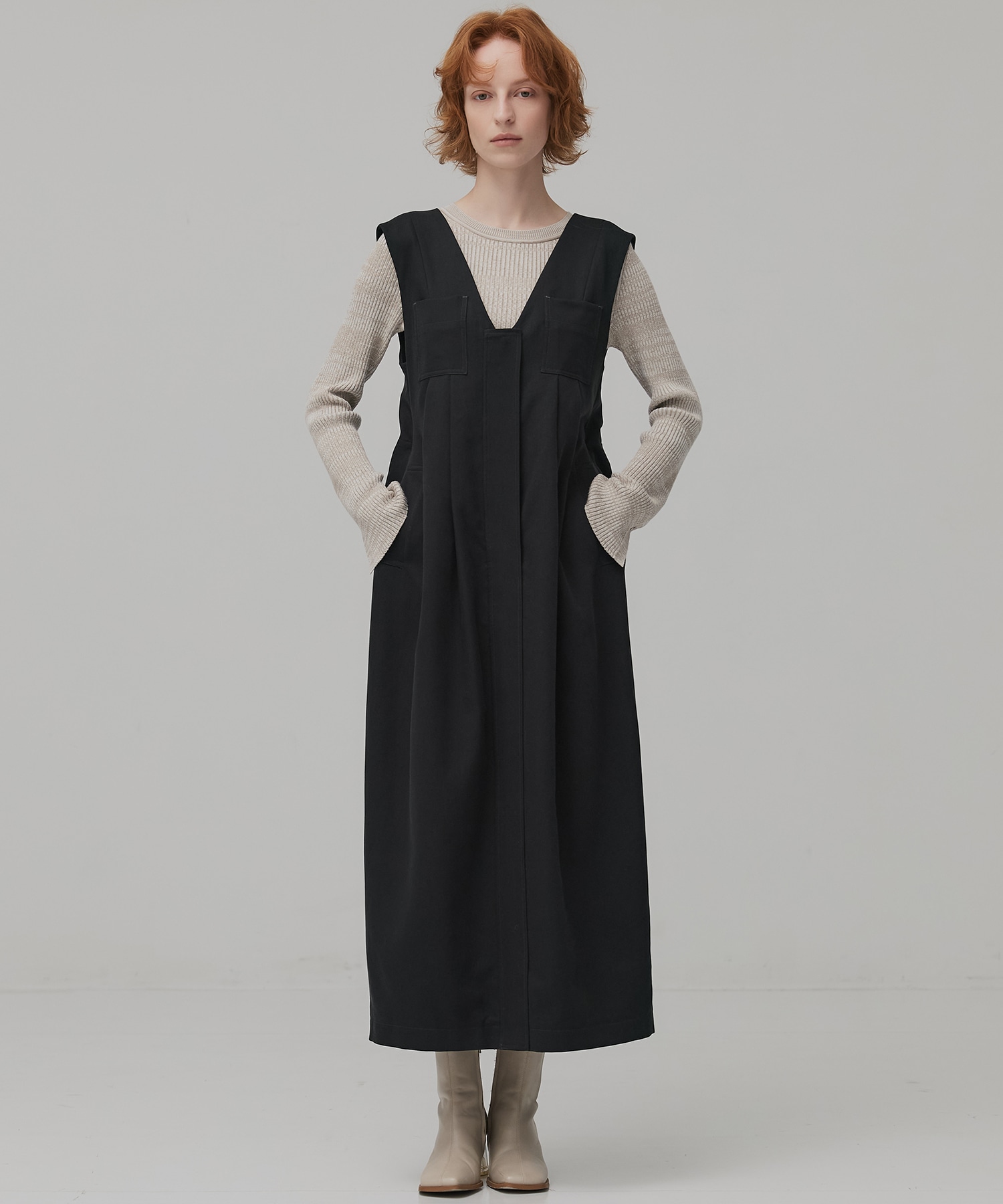 Vネックジャンパースカート