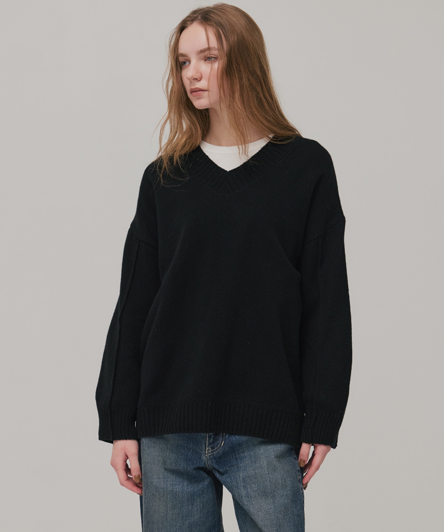 ラムウールVネックニット