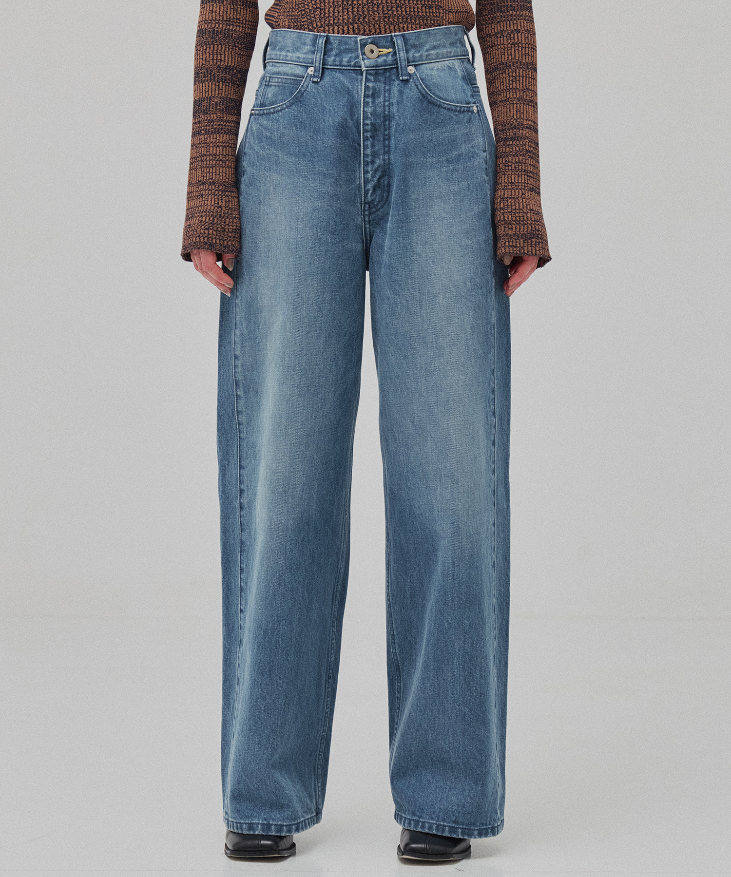 ラインストレートデニム