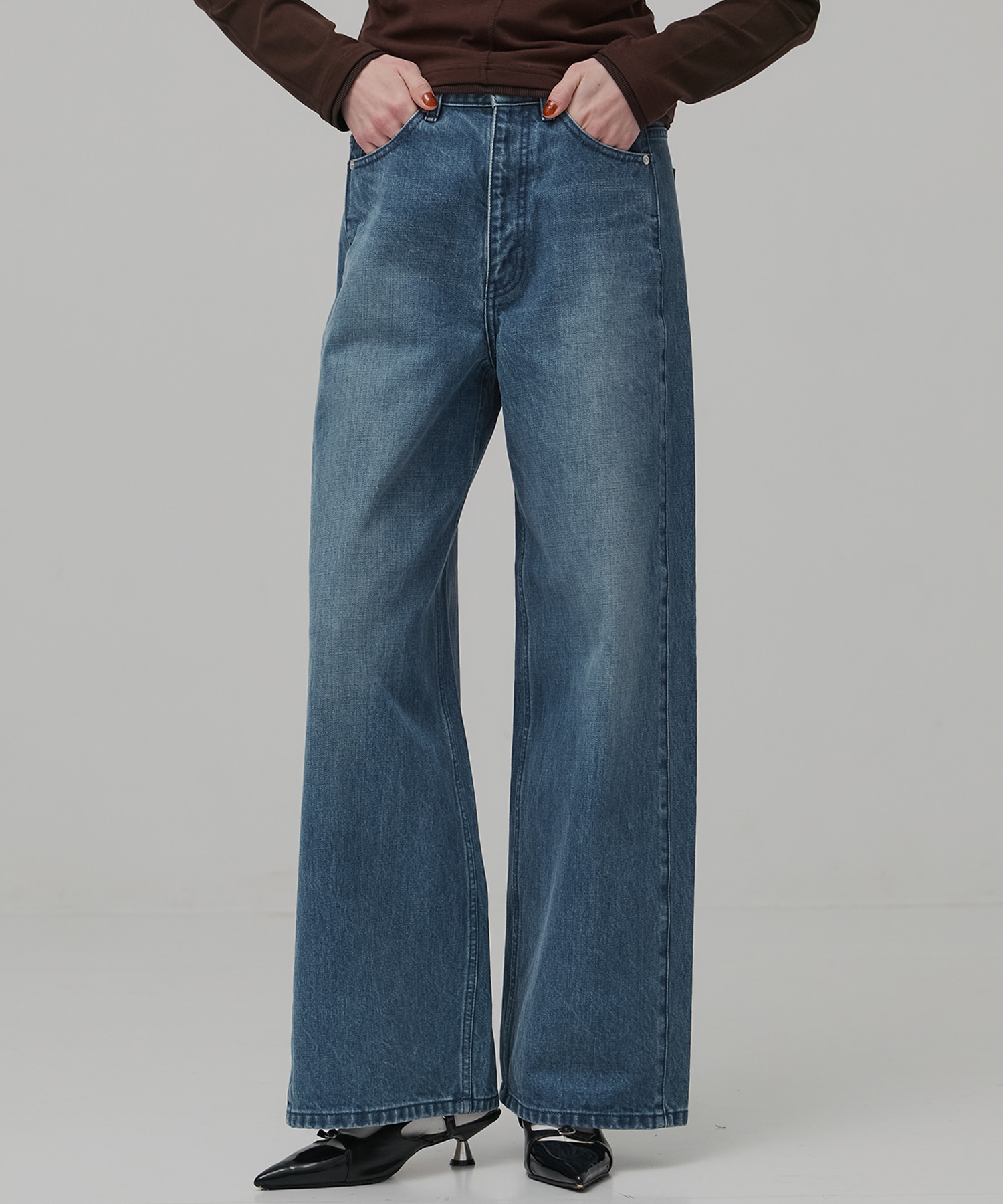 ラインストレートデニム