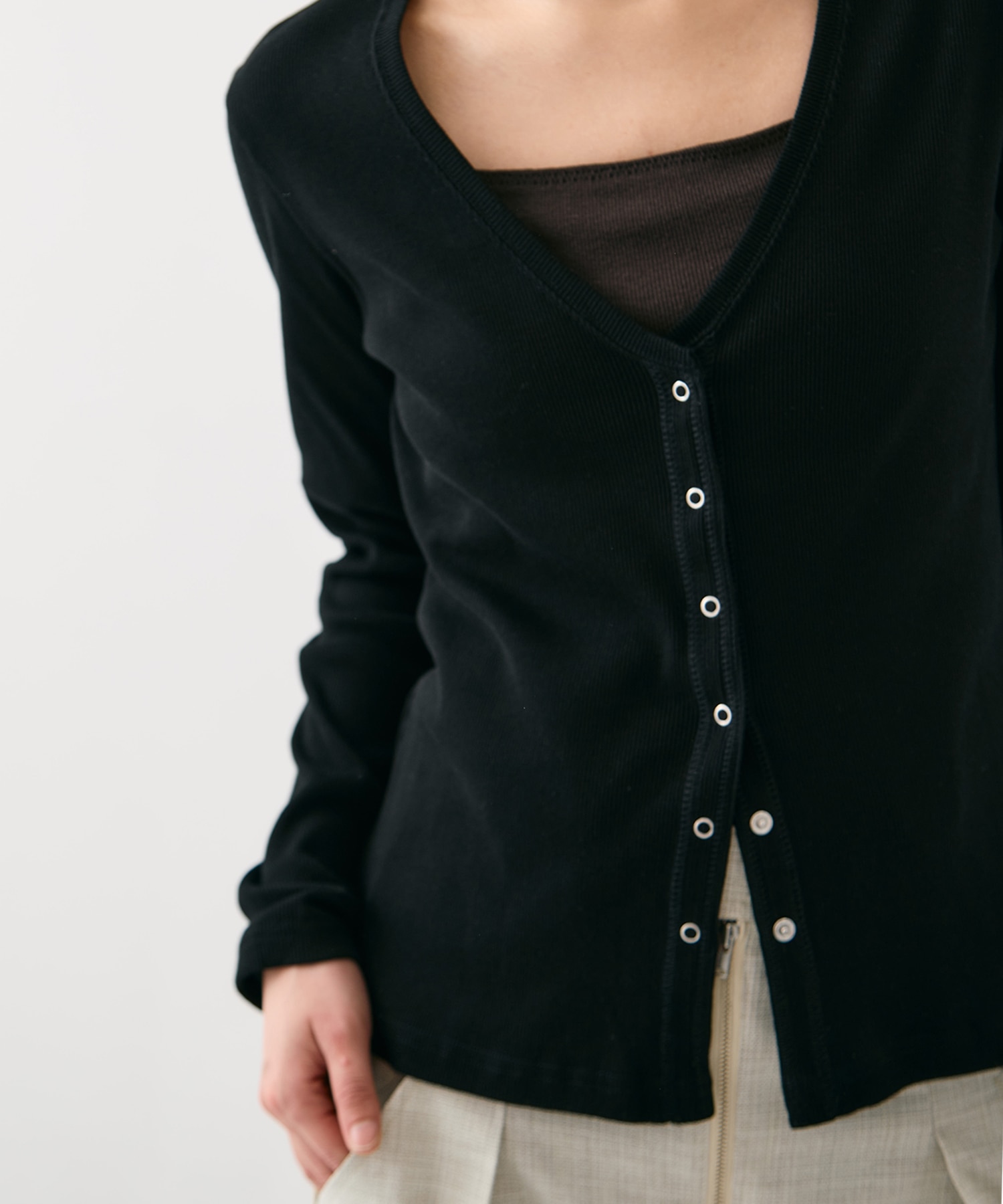 リングドットVネックトップス